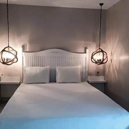 Hotel Erythros Boutique 3*