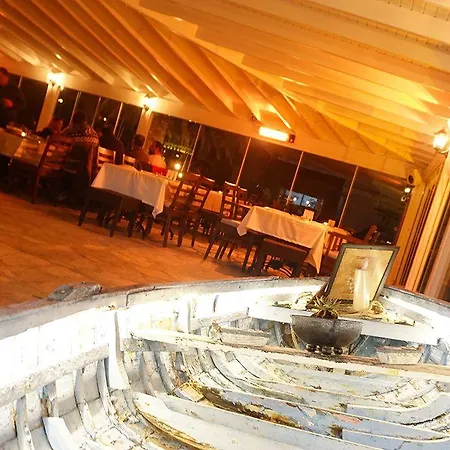 Hotel Erythros Boutique 3*