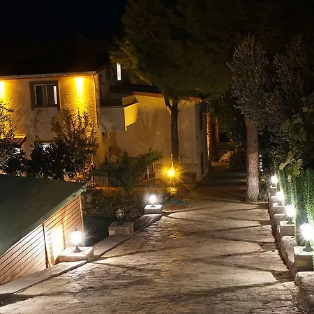 Erythros Boutique Hotel 3*