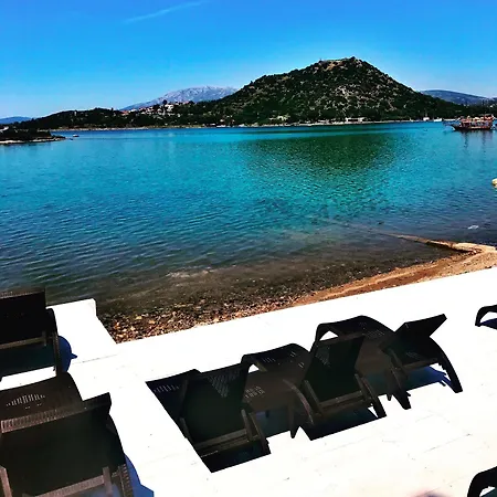 Erythros Boutique Hotel 3*