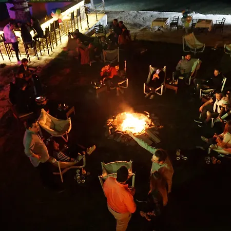 Erythros Boutique Ildir