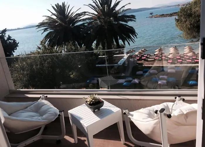 Erythros Boutique Hotel 3*