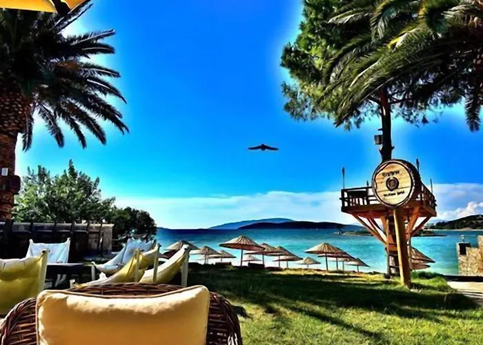 Erythros Boutique 3* Ildir